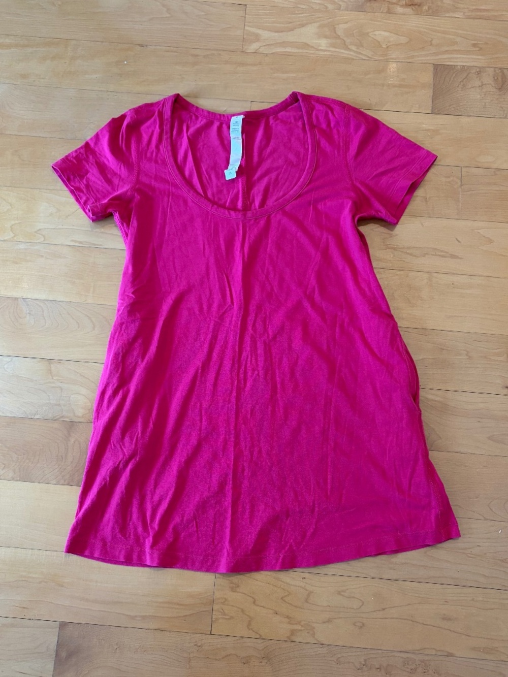 Womens Short Sleeve Scoop Neck Tee